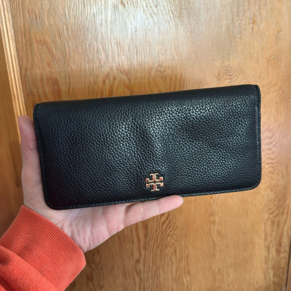 tory burch blake pebbled leather bifold wallet - Picture 2 of 7